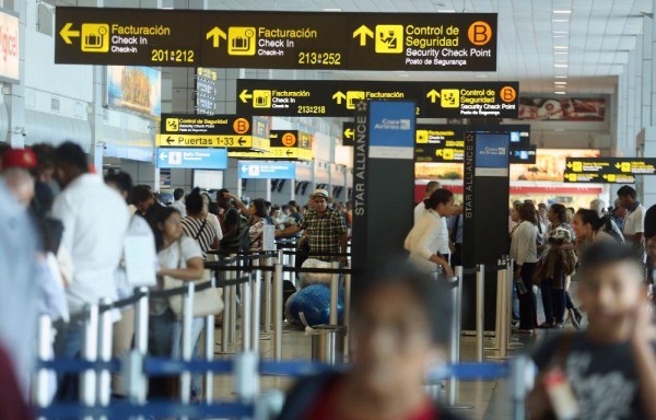 Empresarios y Apatel rechazan las restricciones para viajeros de Suramérica
