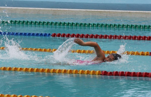 Ayer continúo el Campeonato de Natación en la piscina Eileen Coparropa.