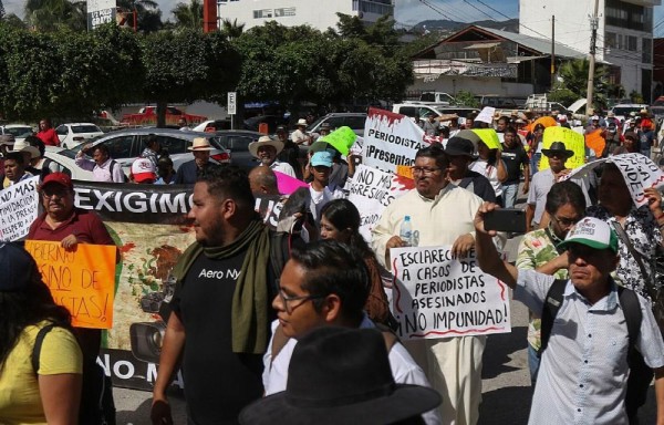 Reporteros del sur de México marchan para exigir justicia tras ola de ataques a colegas