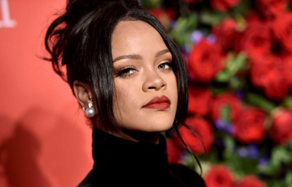 Rihanna se disculpó con la comunidad musulmana