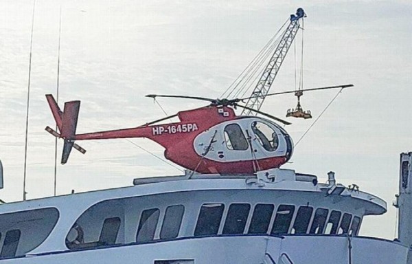 Helicóptero cae al mar, pero no se reportaron heridos