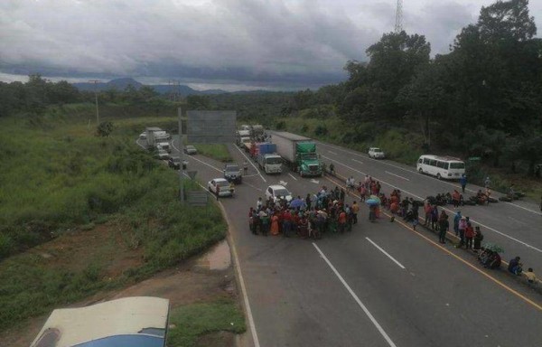 En el mes de julio de 2022 diversas agrupaciones de la comarca cerraron la vía internacional en Chiriquí.