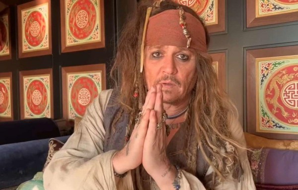 Johnny Depp como Jack Sparrow.