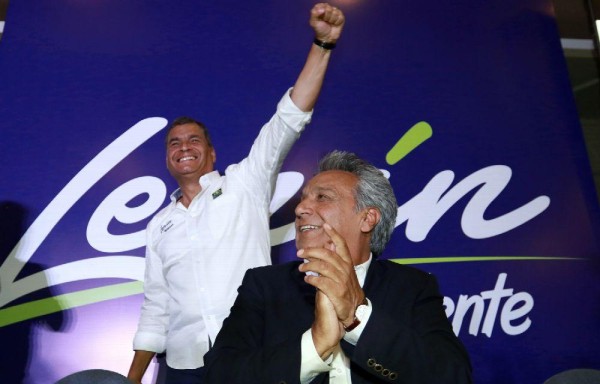 Rafael Correa celebra junto a Lenín