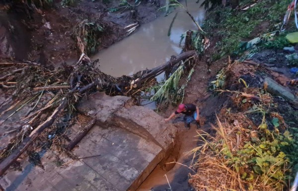 Intensas lluvias dejaron a una comunidad incomunicada en Chepo, colapsó el vado