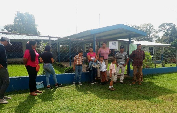 Meduca Dej Plantados A Los Padres De Familia