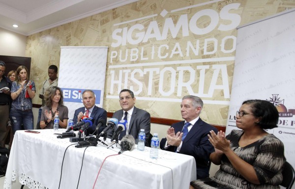 La situación de los diarios La Estrella y El Siglo provocó la solidaridad y respaldo de amplios sectores políticos y sociales panameños .