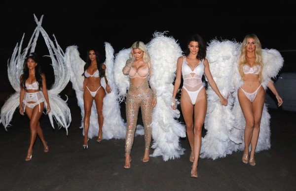 Las Kardashian, en ropa interior al estilo de los ángeles de Victoria's Secret
