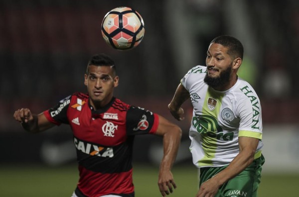 Flamengo elimina al campeón y espera en cuartos a Liga o Fluminense 
