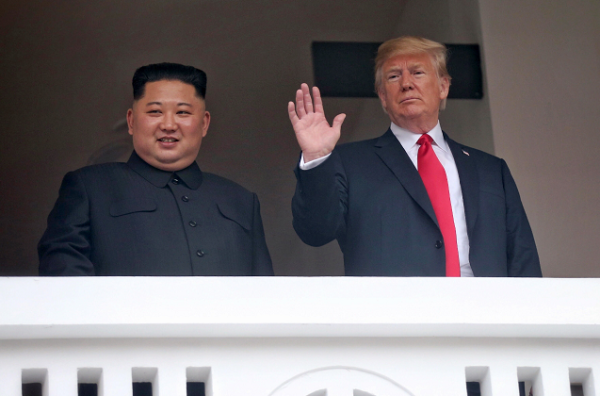 Trump trata a Kim como a un igual en una cumbre coreografiada