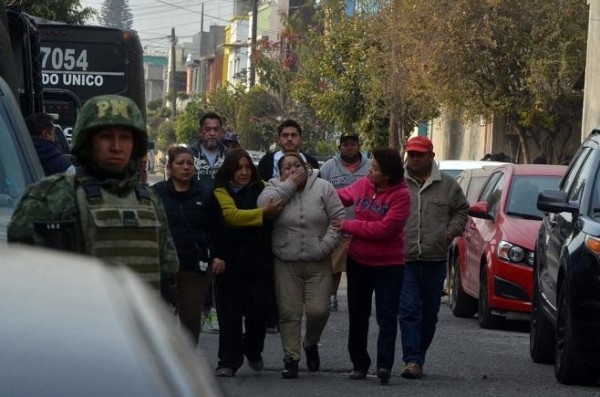 Cinco personas mueren al descarrilarse tren de carga en centro de México