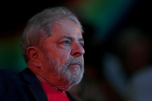 Lula se atrinchera en la cárcel