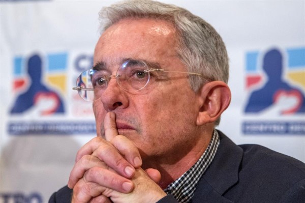 Una jueza colombiana ordena la libertad del expresidente Álvaro Uribe