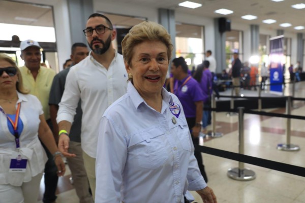 Si yo fuera presidenta yo cierro la frontera, dice Mireya Moscoso