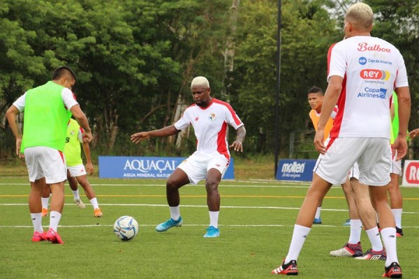 Tres nuevos convocados en Panamá tras la salida de jugadores afectados por covid-19