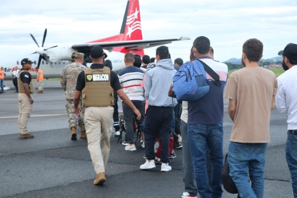Panamá realiza primer vuelo chárter con fines de aplicación de la ley migratoria
