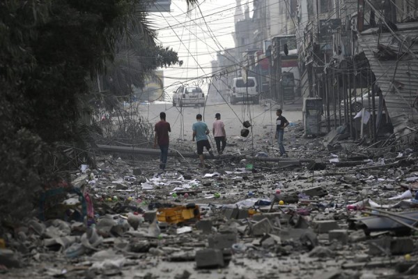 Imagen de la ciudad de Gaza afectada por los bombardeos israelíes.