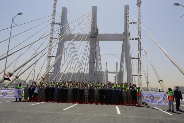 Egipto inaugura el puente más ancho del mundo con la efigie de Al Sis