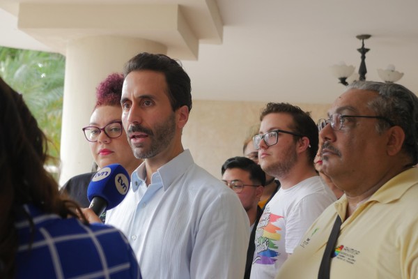Activistas entregan carta a la Corte para que reconozcan la unión civil homosexual 