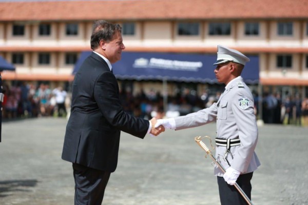 El acto de graduación corresponde a las promoción número 17, estuvo presidido por el presidente de la República, Juan Carlos Varela.