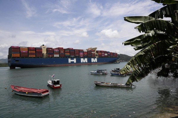 El Canal de Panamá informa que hay 134 buques en espera de tránsito 