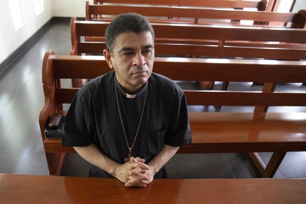 El obispo Álvarez se negó a abandonar el país, y como consecuencia fue sentenciado a más de 26 años de prisión.