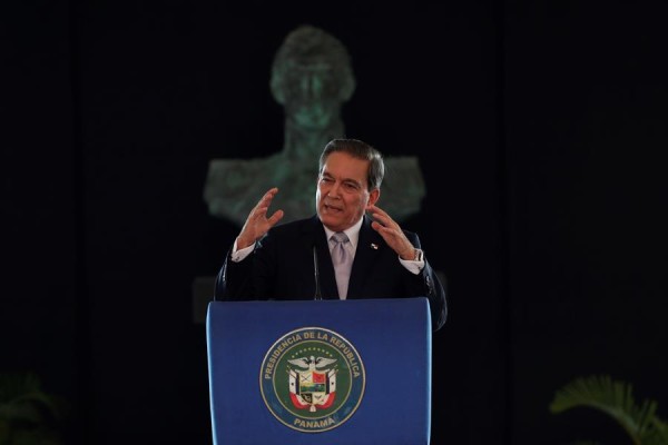 Presidente de Panamá defiende su propuesta de reforma constitucional
