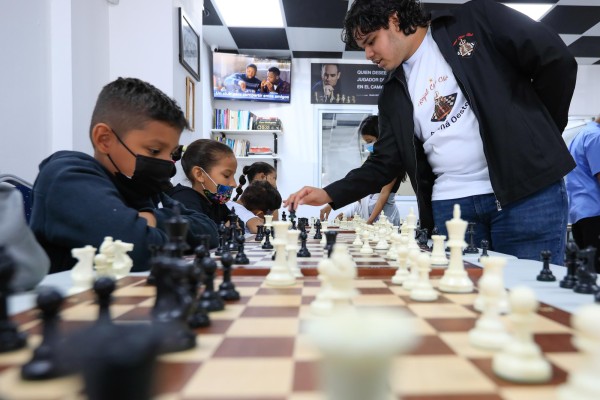 El ajedrez, oficialmente es parte de la asignatura de educación física