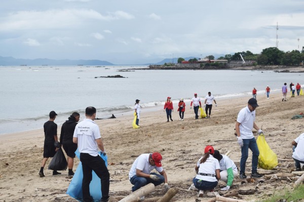 Más de 800 voluntarios limpiaron las playas de Veracruz 