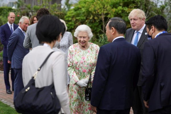 Isabel II celebra su cumpleaños con una ceremonia reducida en Windsor