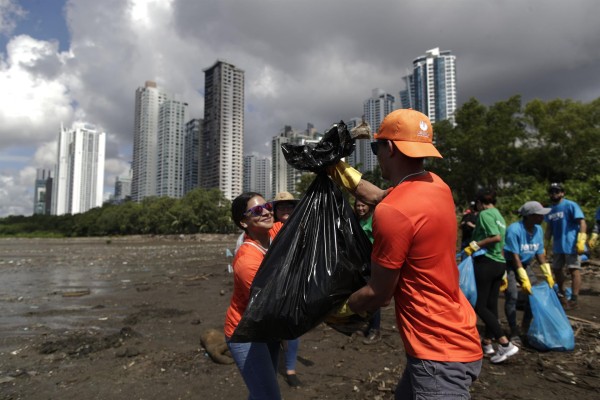 Hay que insistir en concienciar sobre el grave problema de basura en Panamá