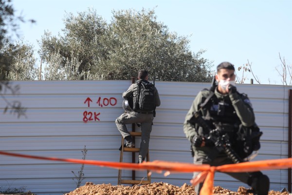 Una familia palestina de Jerusalén se atrinchera en su casa con bombonas de gas
