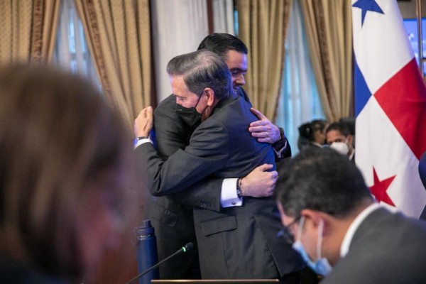 Vicepresidente Carrizo renuncia al cargo de ministro de la Presidencia