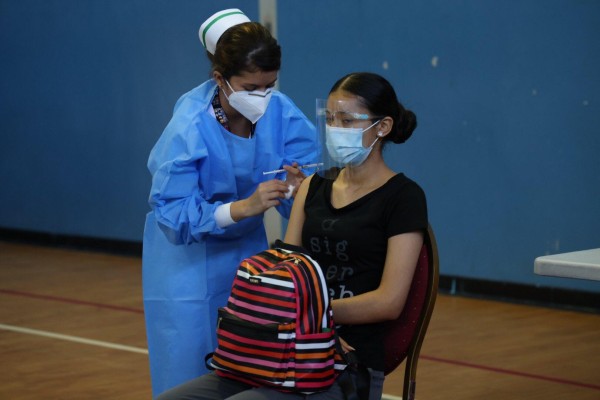 Realizan jornadas de vacunación para docentes, administrativos y estudiantes de la UP