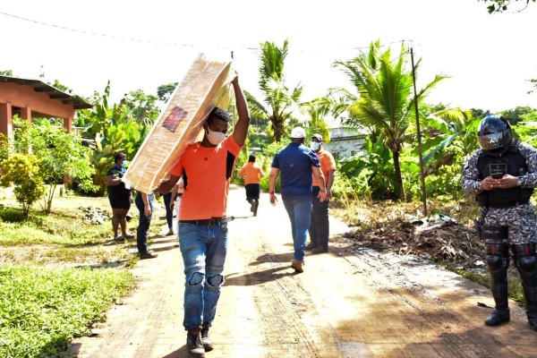 Llevan ayuda humanitaria a familias afectadas por la crecida del Río Chilibre 