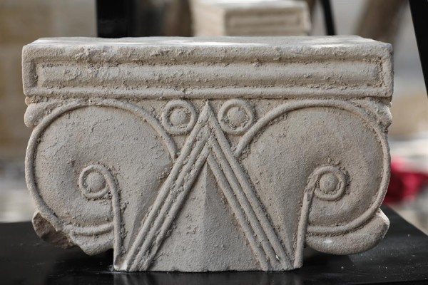 Hallan suntuosos capiteles de monumento milenario de la antigua Jerusalén
