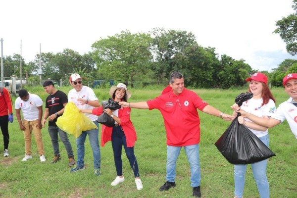 Limpieza en playa Veracruz: voluntarios recolectaron 1,454 materiales