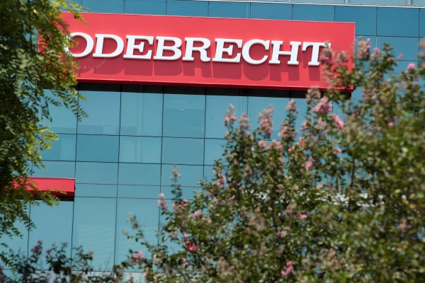 Vista del logo de la empresa Odebrecht, en una fotografía de archivo.