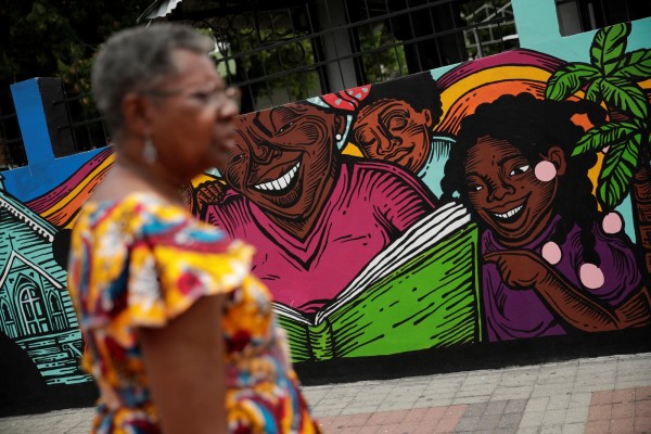 Colores afro contra discriminación narra un mural de historia en Panamá