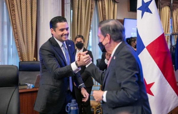 Vicepresidente Carrizo Renuncia Al Ministerio