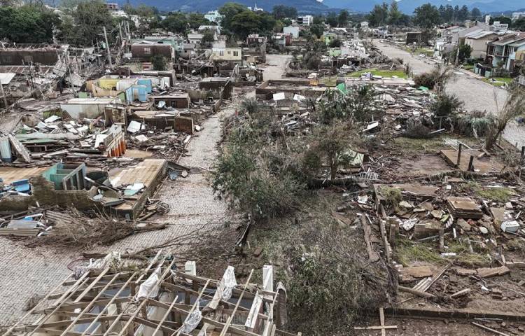 Dos millones de damnificados y 127 muertos por inundaciones en Brasil