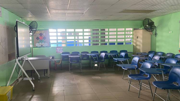 Molinar volvió a hacer un llamado al personal docente para que regrese a las aulas. Molinar volvió a hacer un llamado al personal docente para que regrese a las aulas.