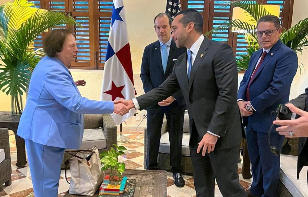 Reunión se llevó a cabo ayer en Cartagena de Indias.