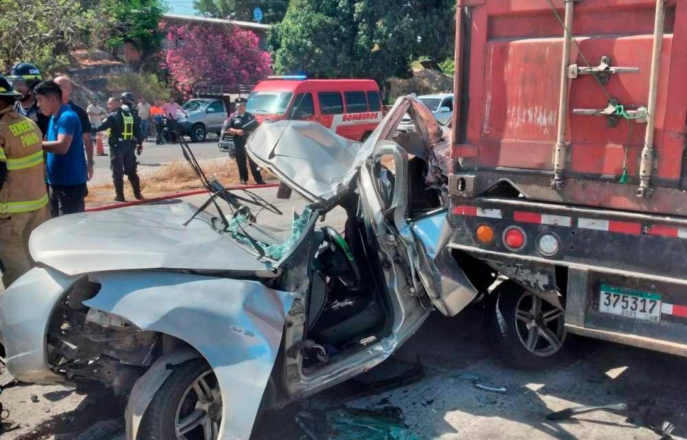 Solo en los primeros cinco meses de este año se han cuantificado 14 mil 800 accidentes de tránsito en el país.