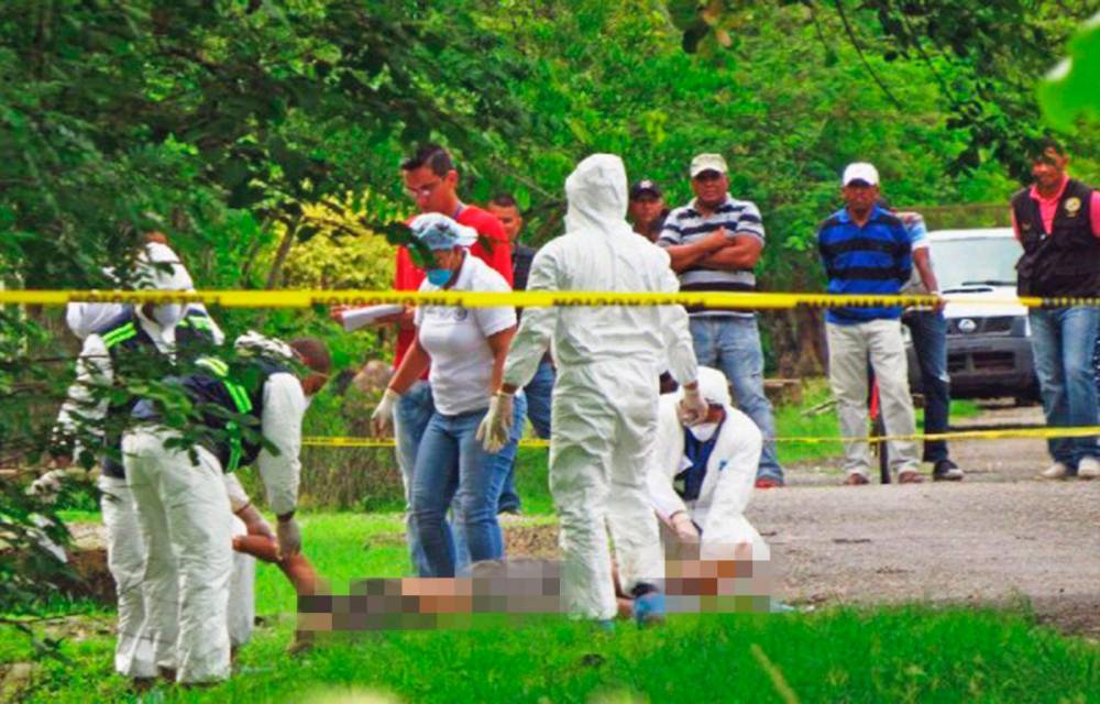 A la víctima le dieron cuchilladas en el cuello, pecho, piernas, brazo y abdomen. No hay detenidos.