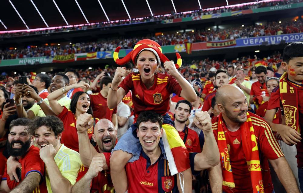 Munich (Germany), 09/07/2024.- Players of Spain celebrate winning the UEFA EURO 2024 semi-finals soccer match between Spain and France in Munich, Germany, 09 July 2024. (Francia, Alemania, España) EFE/EPA/RONALD WITTEK