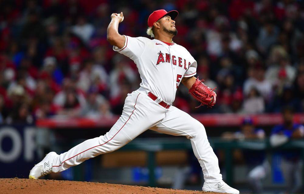 Barría se va para la pelota dominicana