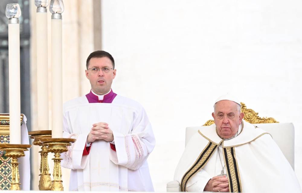 El papa Francisco dirige la misa de apertura de la 16.ª Asamblea General Ordinaria del Sínodo de los Obispos, en el Vaticano, el 2 de octubre de 2024.