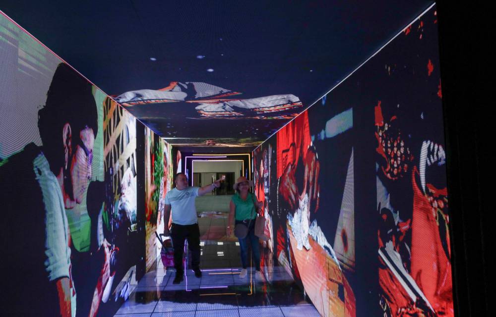 Feria Nacional de Artesanías sorprende con un túnel digital