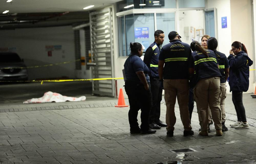 El colombiano Héctor Fabián Vaca murió en el estacionamiento.